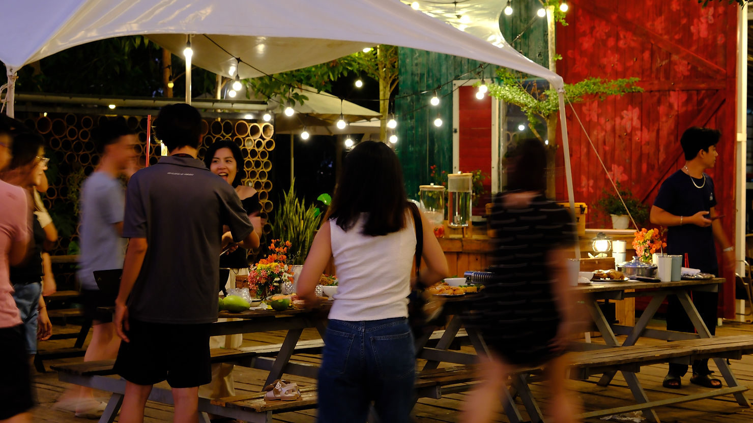 BBQ và tiệc ngoài trời tại Panorama Glamping – không gian ấm cúng để doanh nghiệp gắn kết, chia sẻ và xây dựng tinh thần đồng đội.