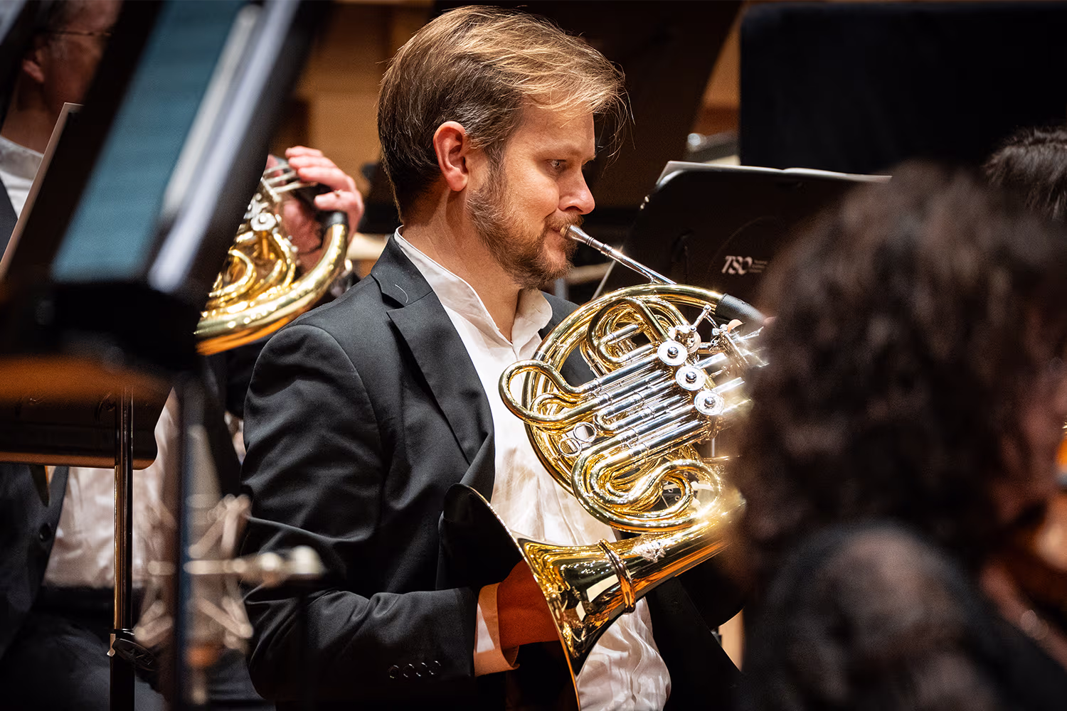 Julian Leslie playing in the Federation Concert Hall