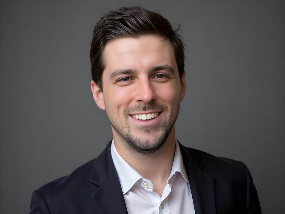 Headshot of Simon Rienstra