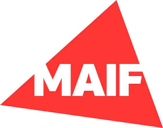 Logo MAIF en lettres noires sur un triangle rouge.