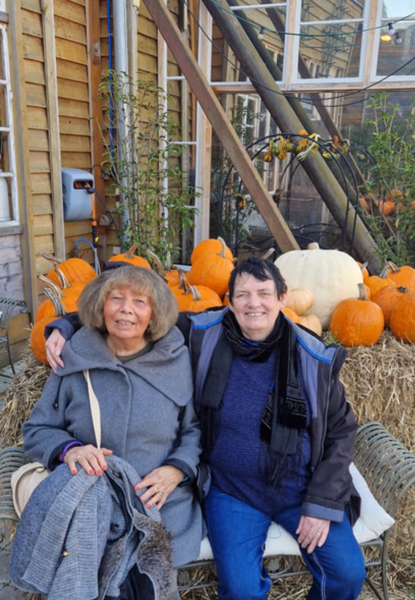 Seniorinnen bei Herbstausflug der Tagespflege AnkerStern Brandenburg