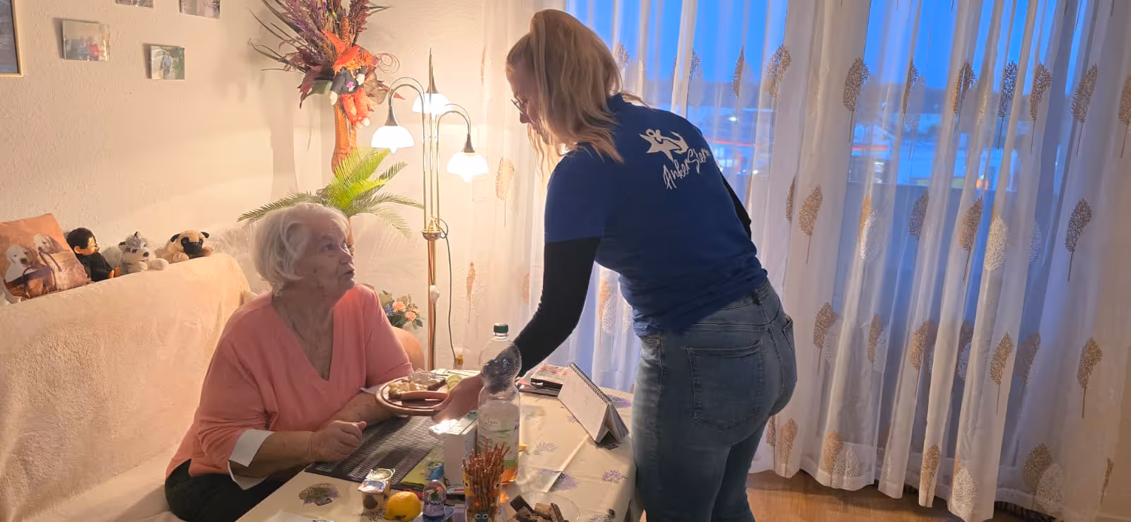 Betreuung bei den Mahlzeiten im Pflegedienst AnkerStern Hennigsdorf