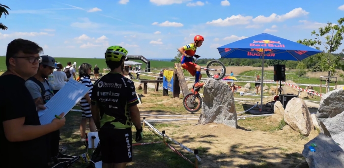 video starší 1 akce