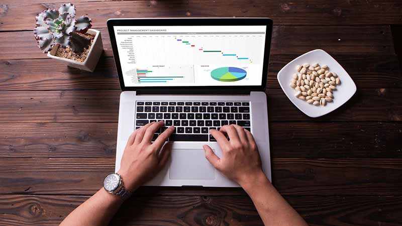 Die „Angst-Datei“: Warum historisch gewachsene Excel-Tools ein Risiko sind – und wie wir sie retten.