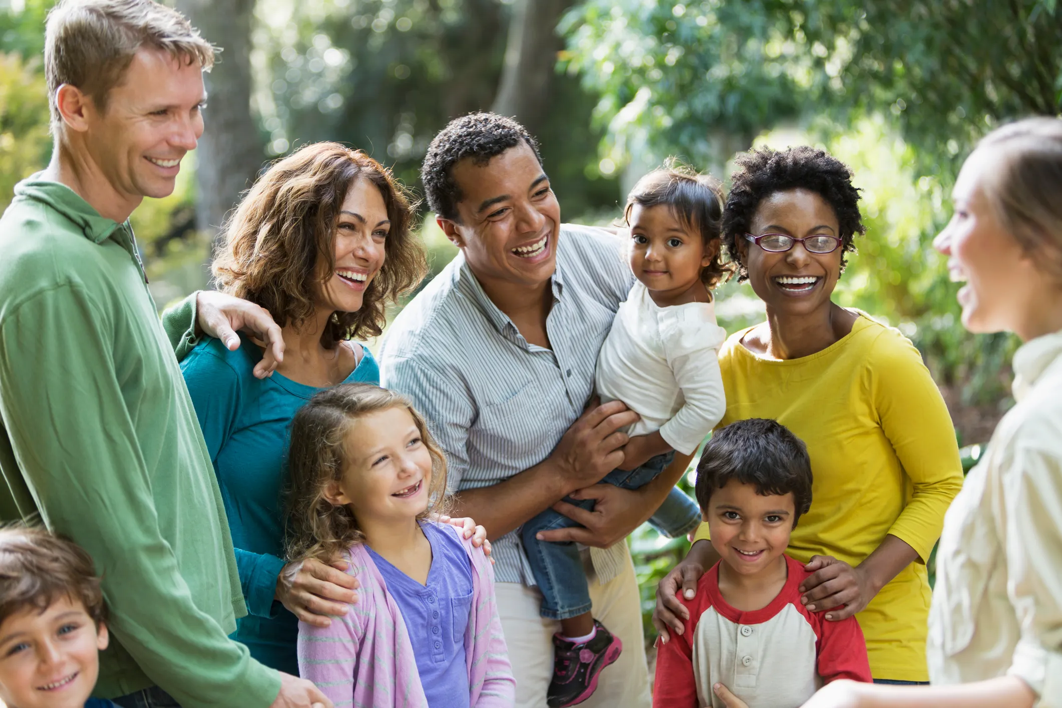 iStock Social EL FamiliesOutdoor
