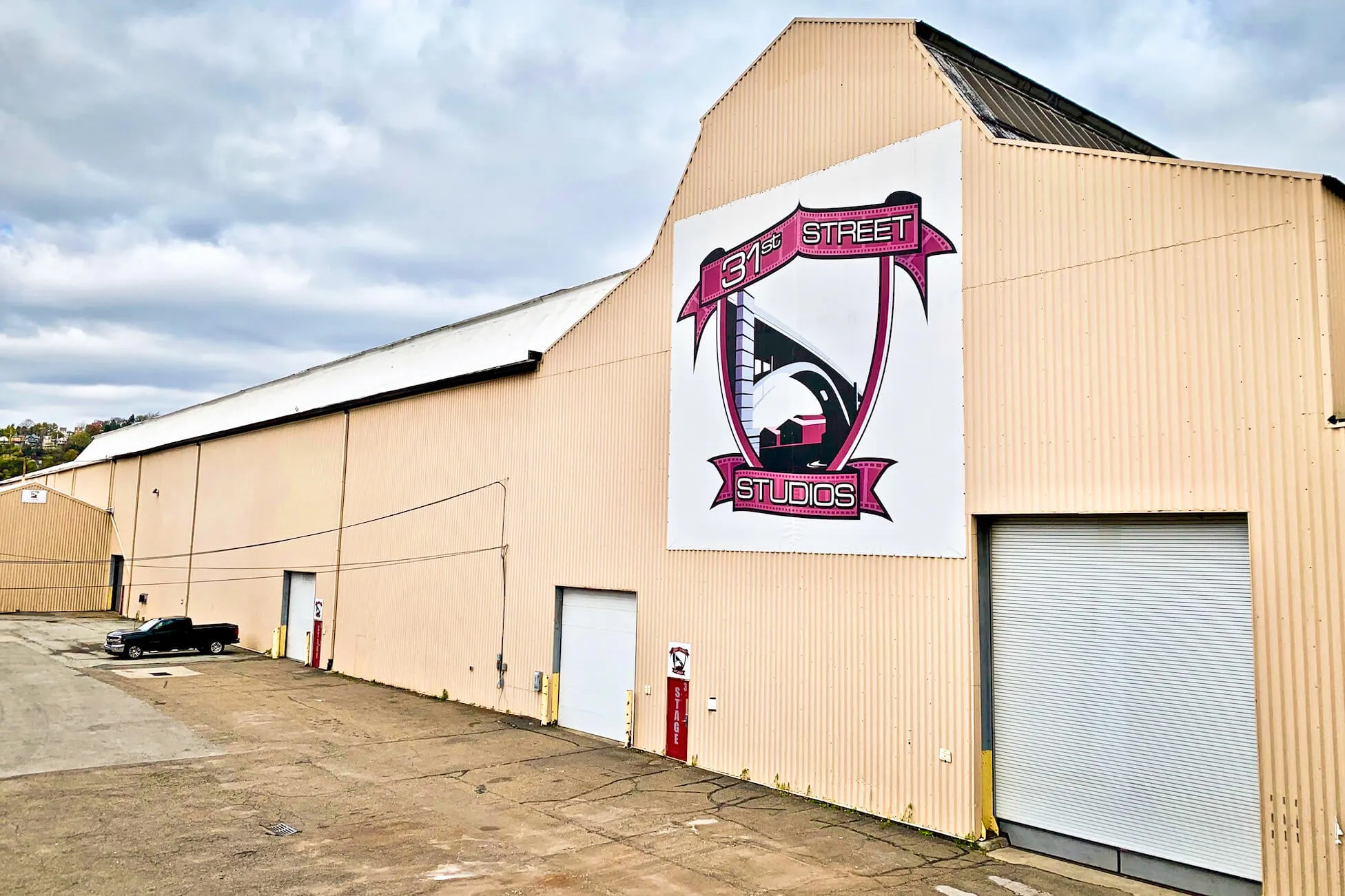 31st Street Studios supports entertainment and real estate projects of all scales, from film and live events to standout industrial spaces for bold new ventures.