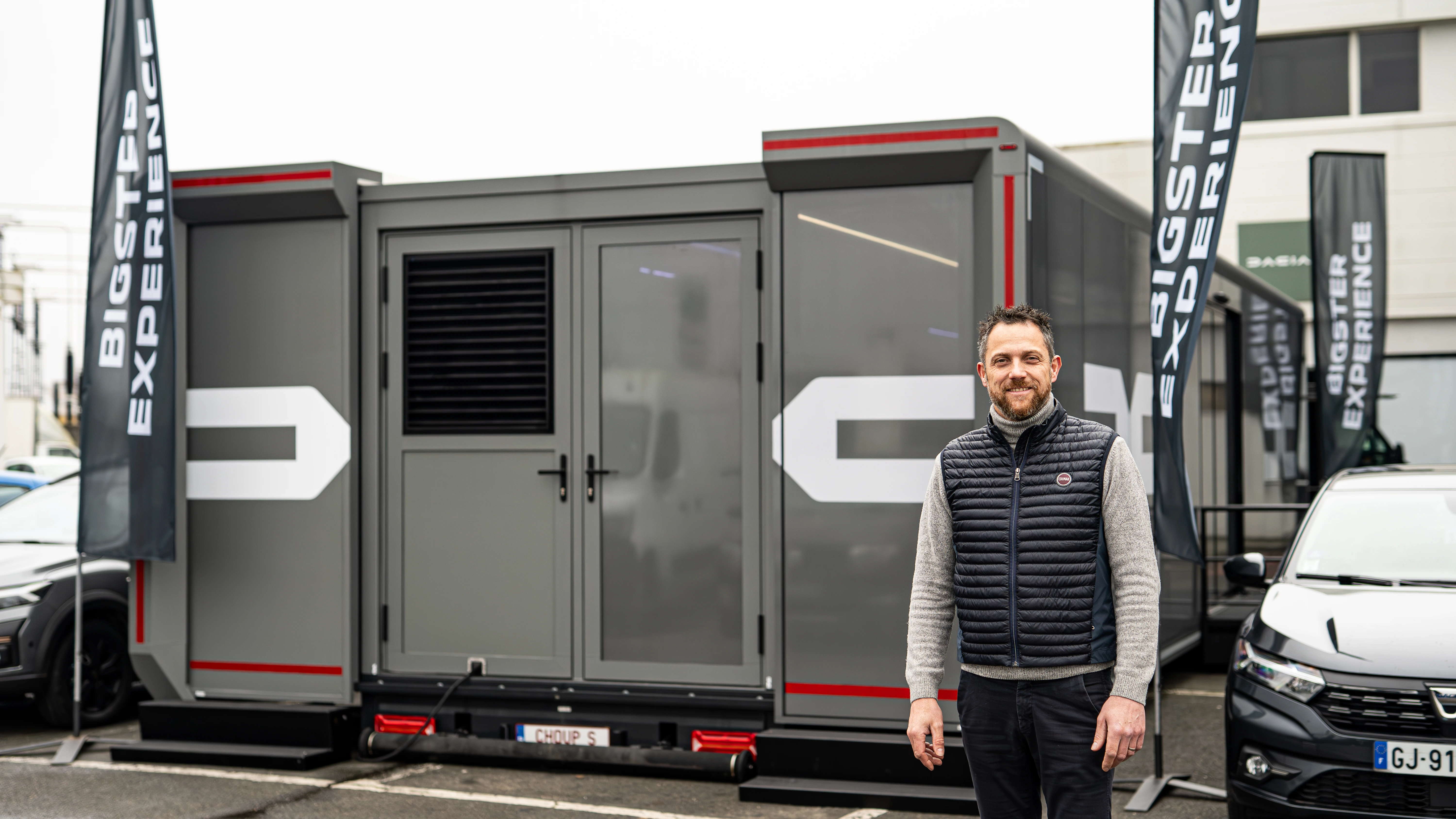 Expandable Hybrid Roadshow – Fast setup, seamless branding, and premium features made Dacia’s mobile showroom a success across Europe.