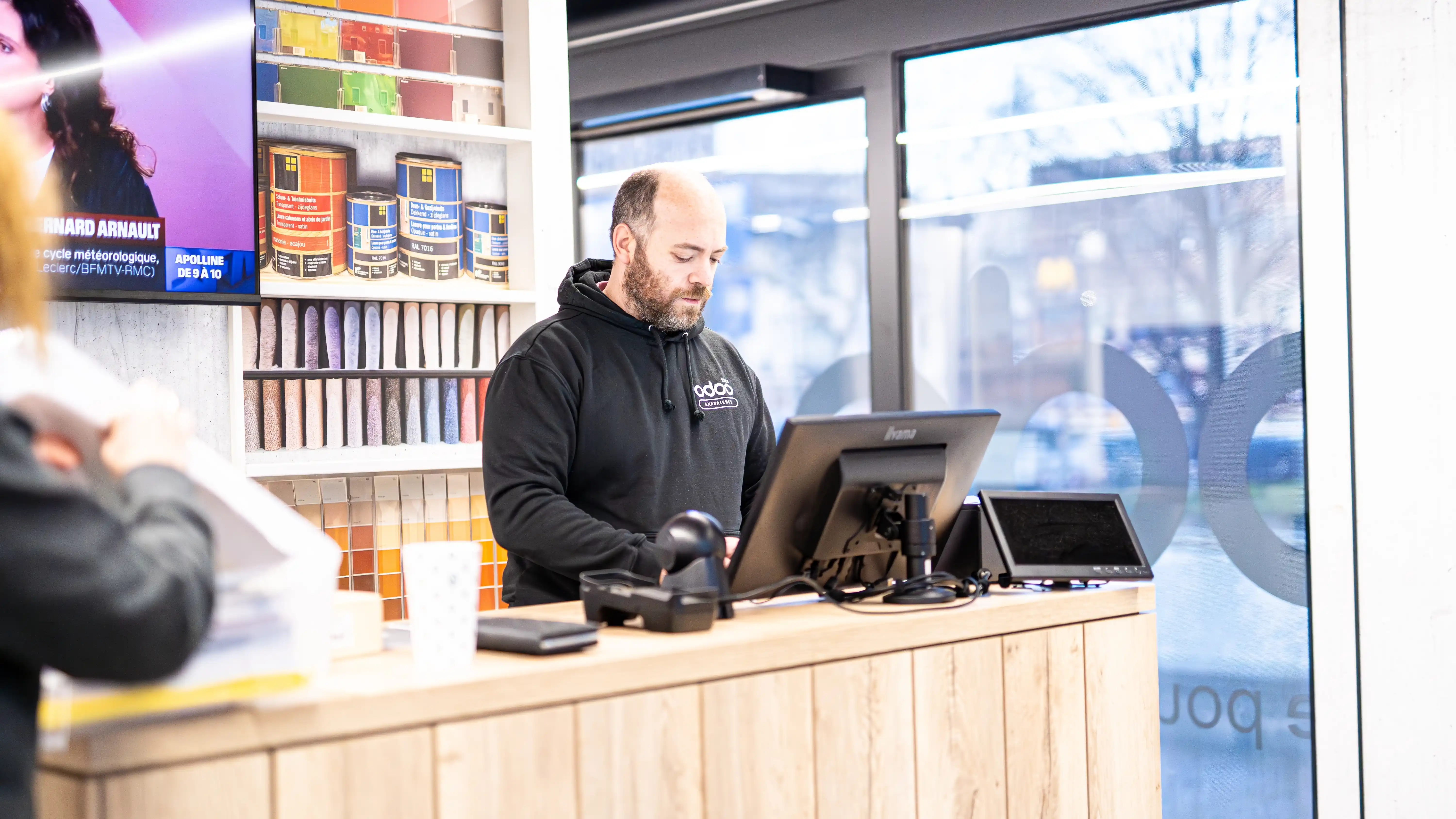 Modèle Touchdown avec vitre panoramique et escalier menant à la terrasse sur le toit