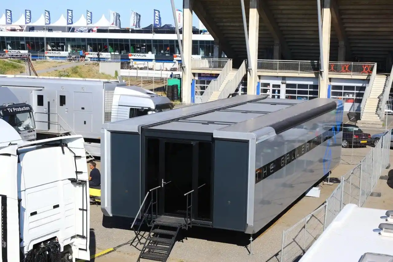 The outside of an Expandable mobile music studio