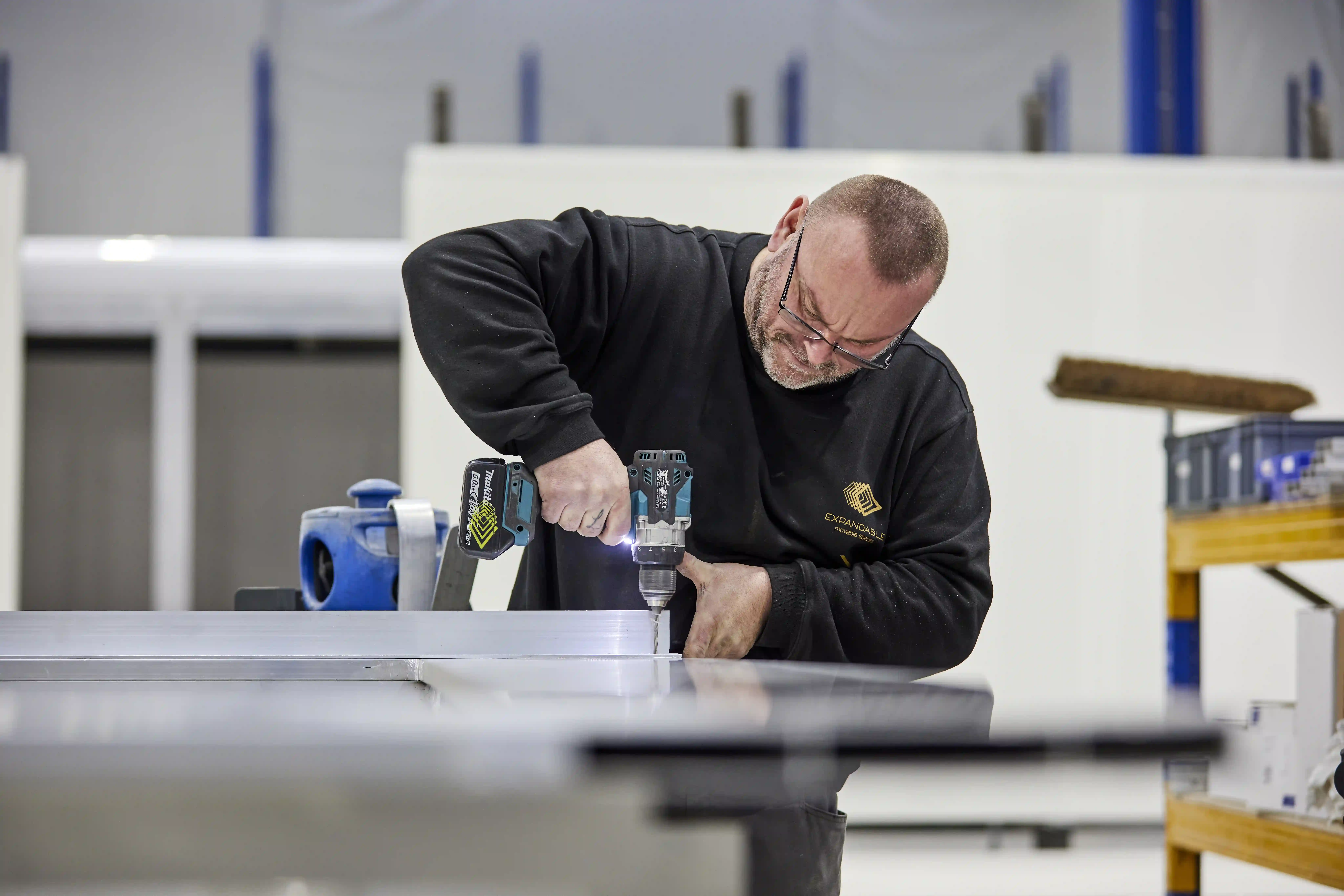 Productiemedewerker bij Ex[andable Movable Spaces