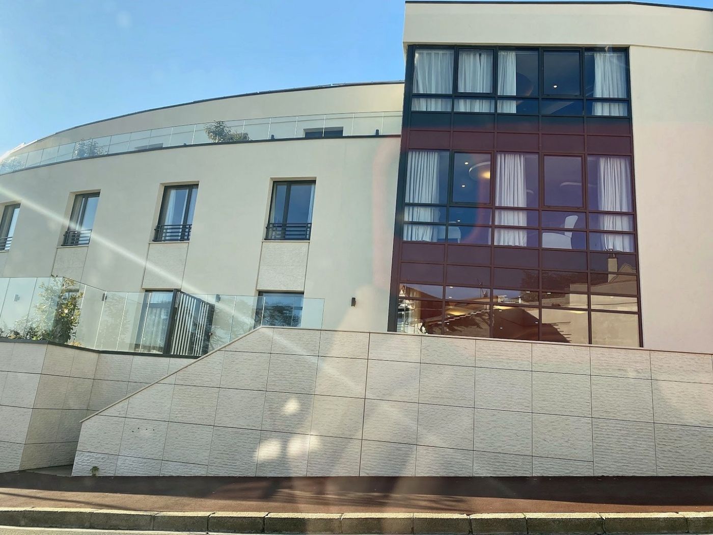 EHPAD Résidence Les Vignes de Suresnes - emeis