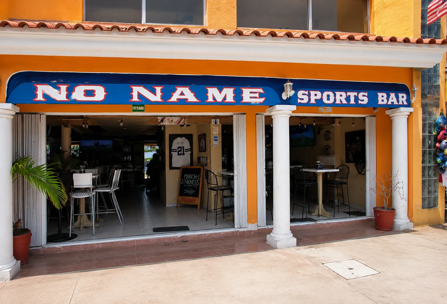 No Name Bar