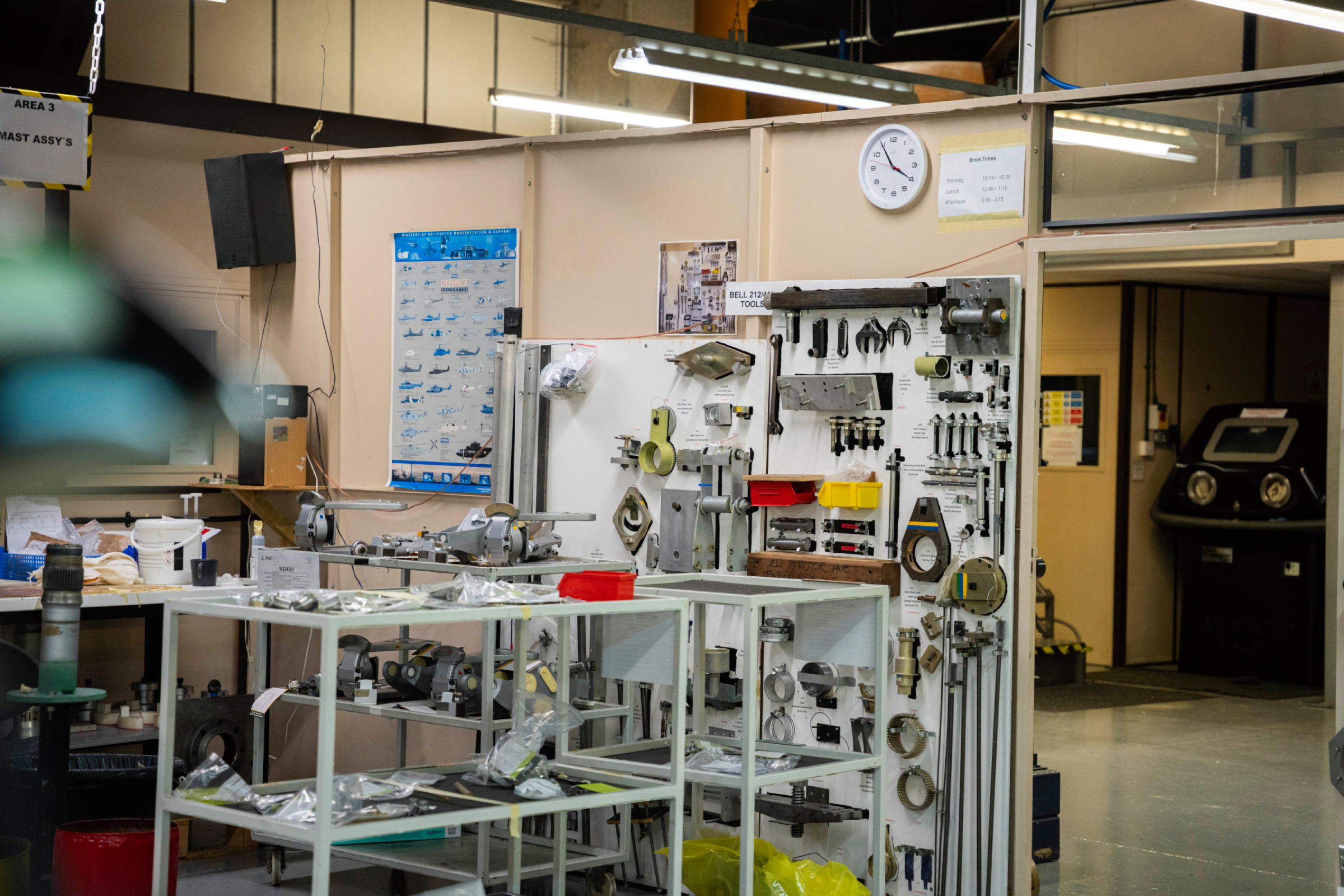 image of maintenance crew working on aircraft