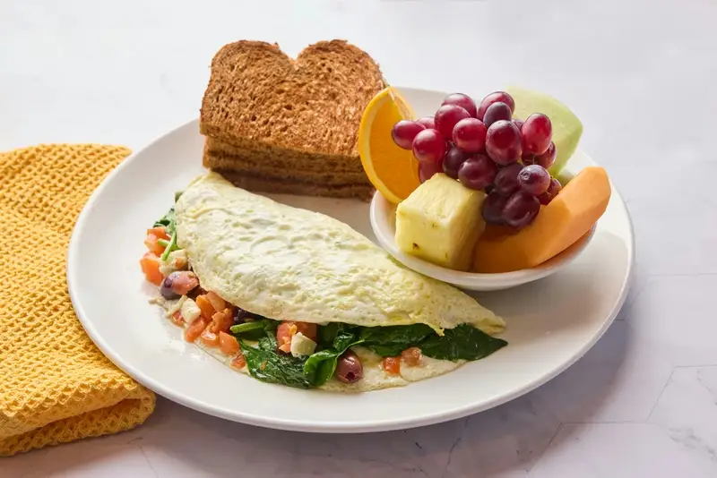 Egg whites, feta cheese, spinach, tomato, Kalamata olives.