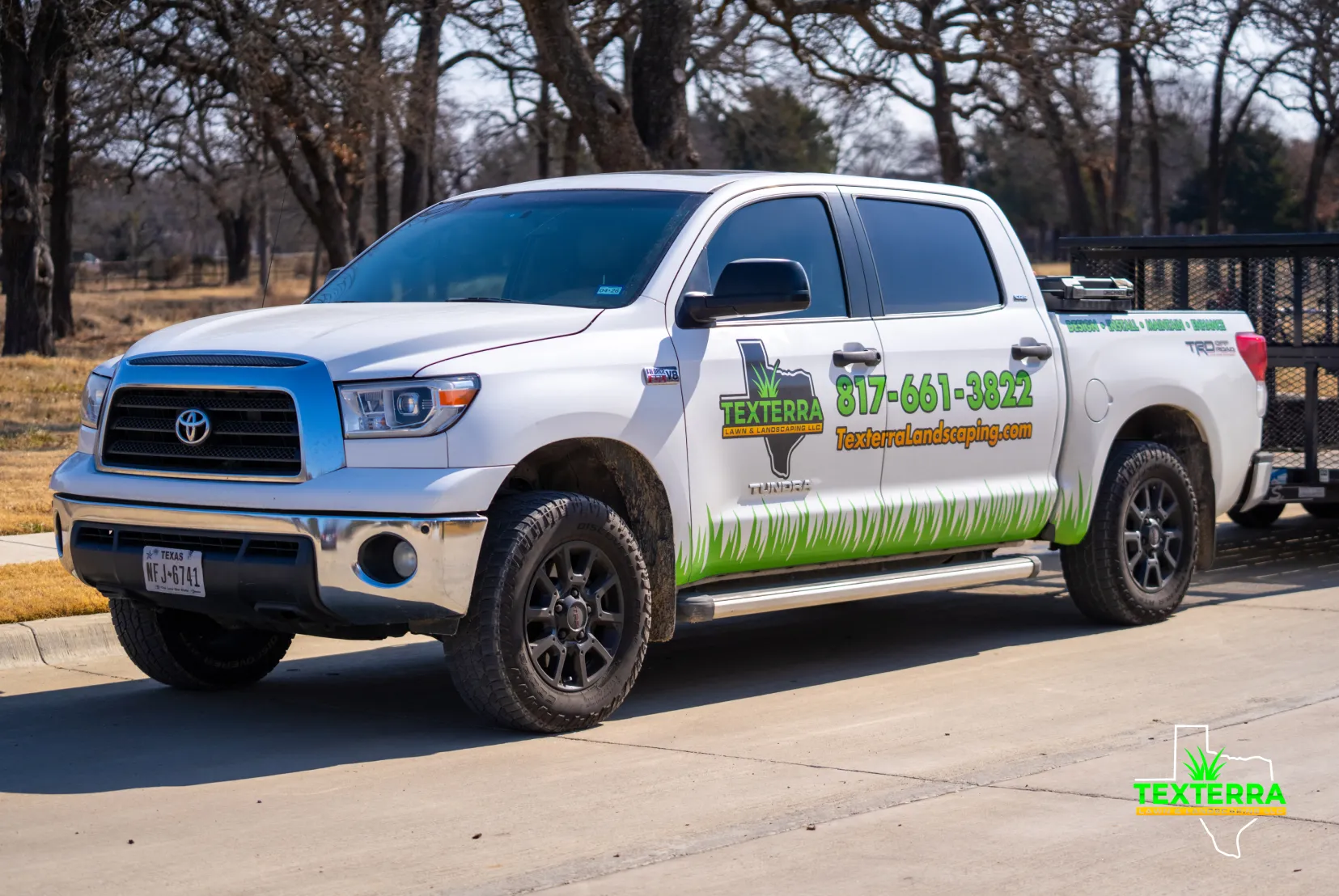 Freshly mowed and edged residential lawn in Grapevine, TX