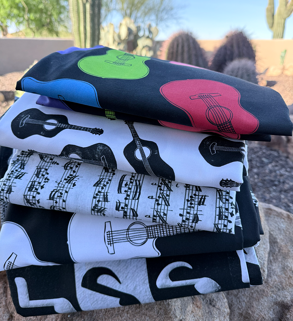 [background image] image of kitchen sink with running water