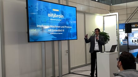 Dr Alexander Engels beim Vortrag