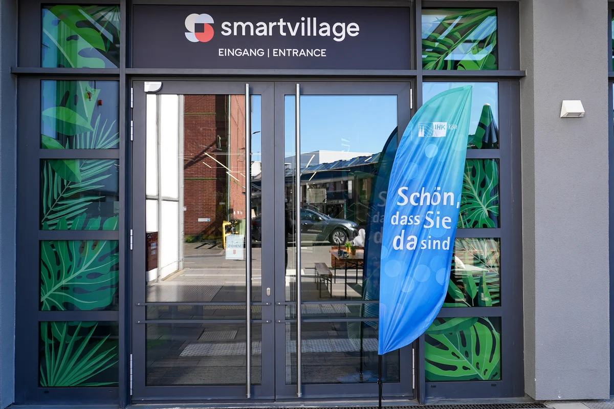 Eingang smartvillage Köln