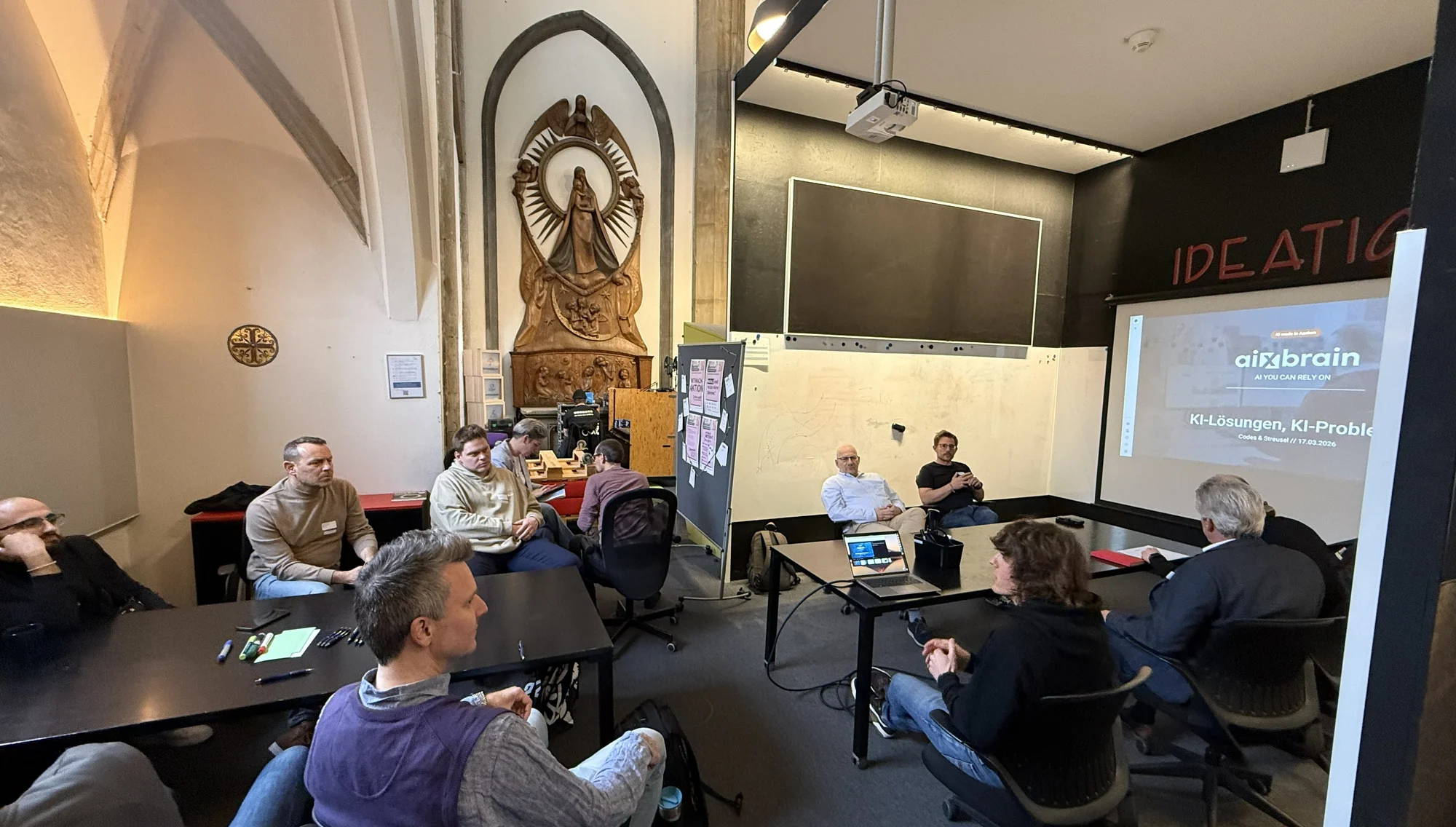 aiXbrain-Workshop von AI-Solutions-Manager Holger Pigerl beim Codes & Streusel Event