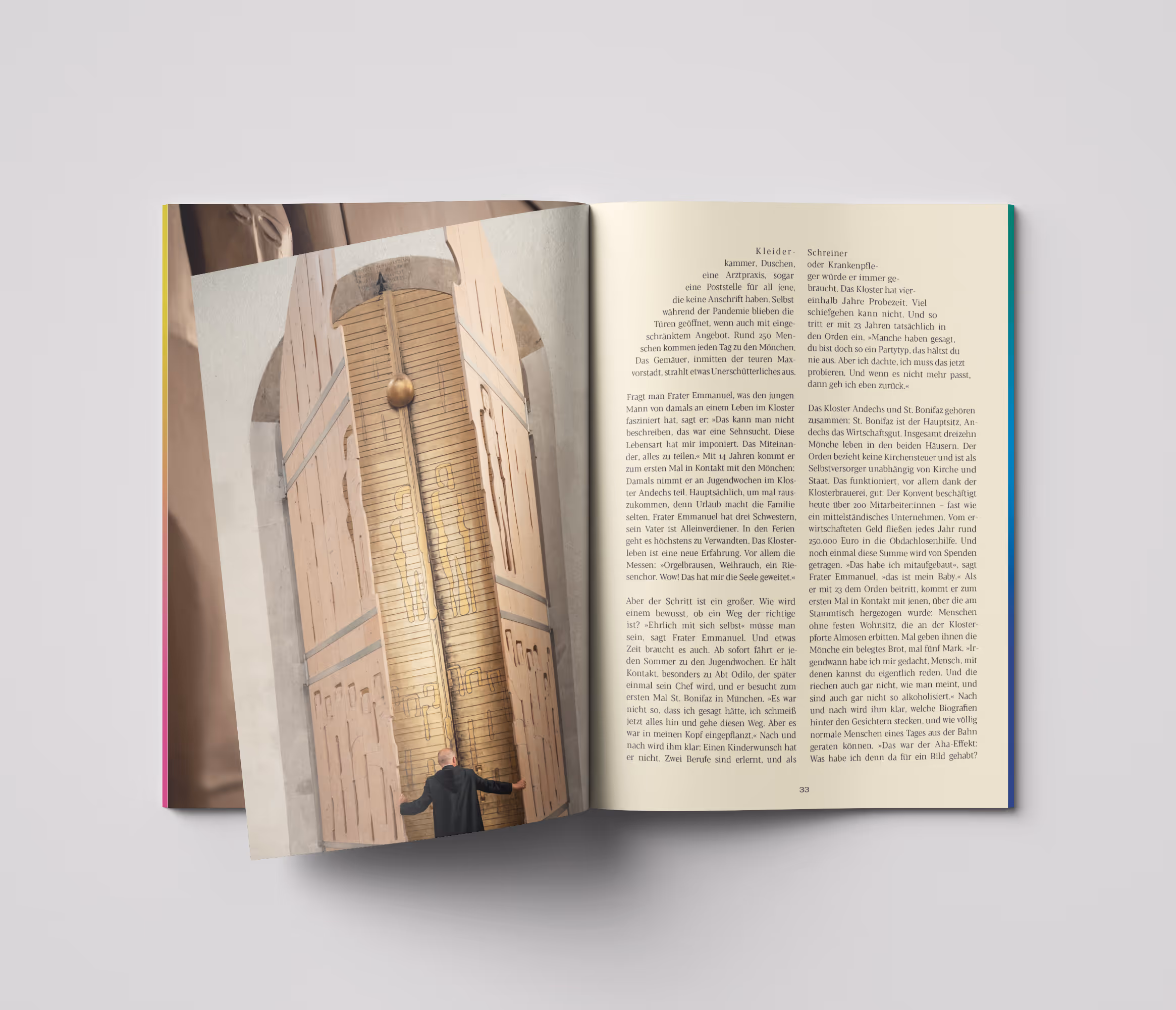 emilo-Magazin Nr. 4 aufgeschlagen: Fotoseite und Textseite in hellen Beigetönen
