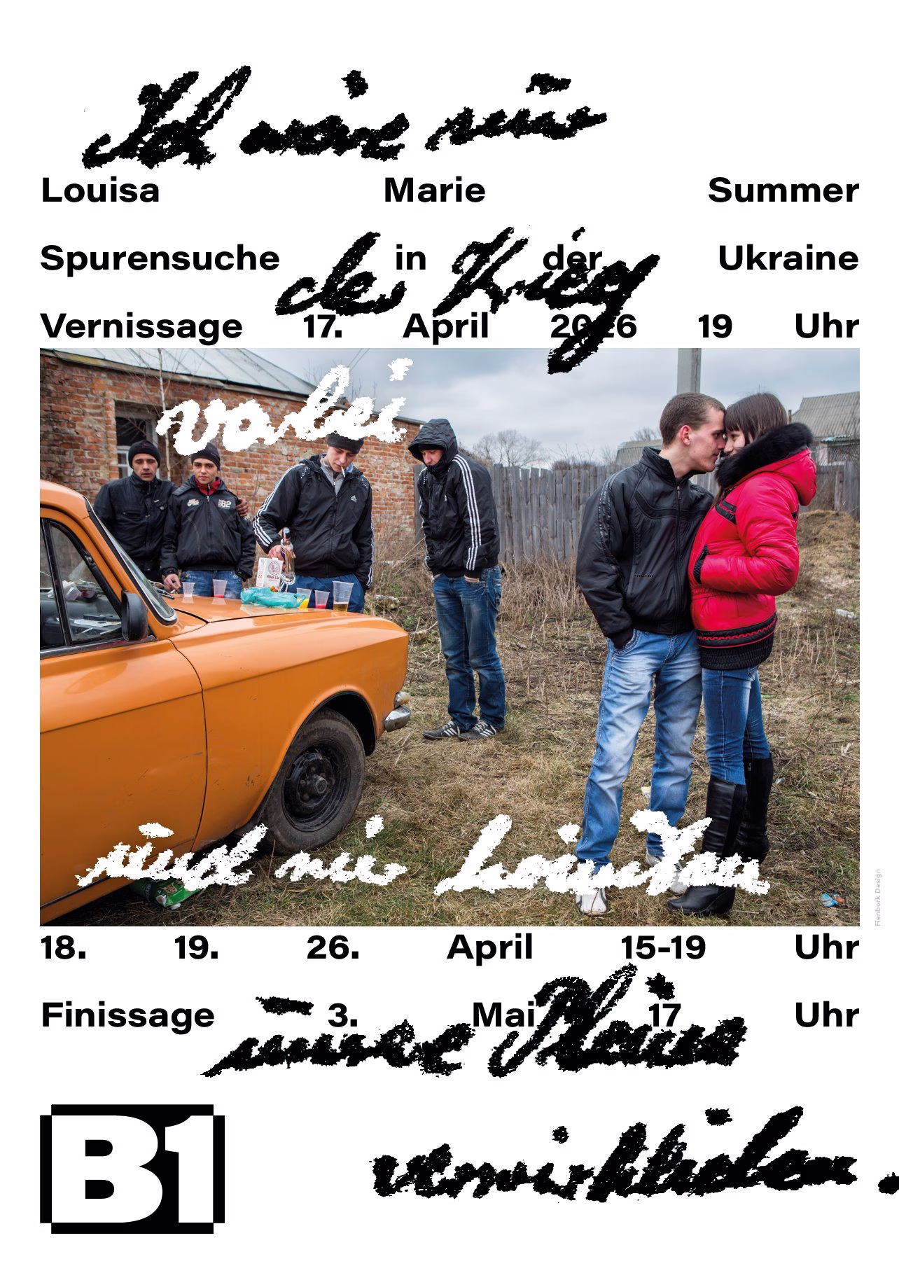 Plakat Louisa Marie Summer „Spurensuche Ukraine“: Foto von Menschen bei einem Auto, Handschrift