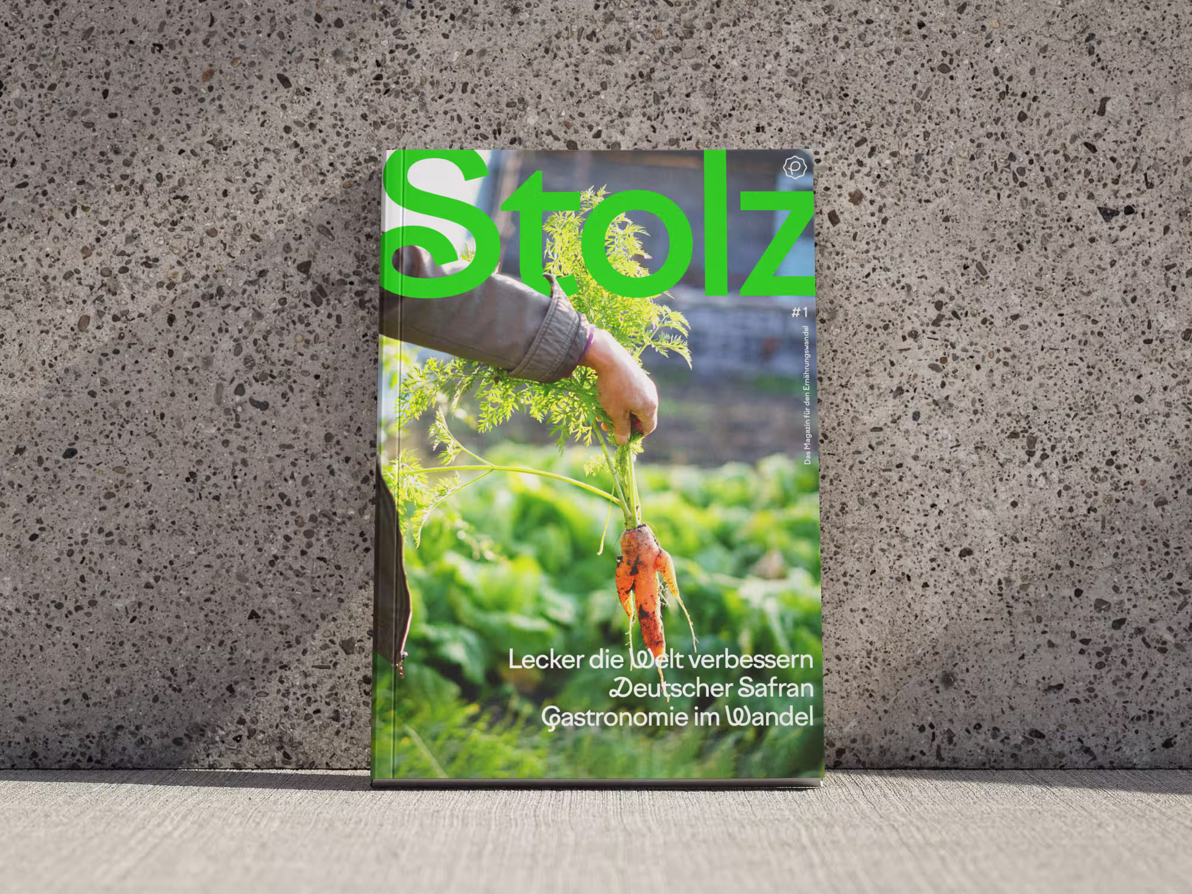 ProduzentenStolz: Magazincover vor Betonwand