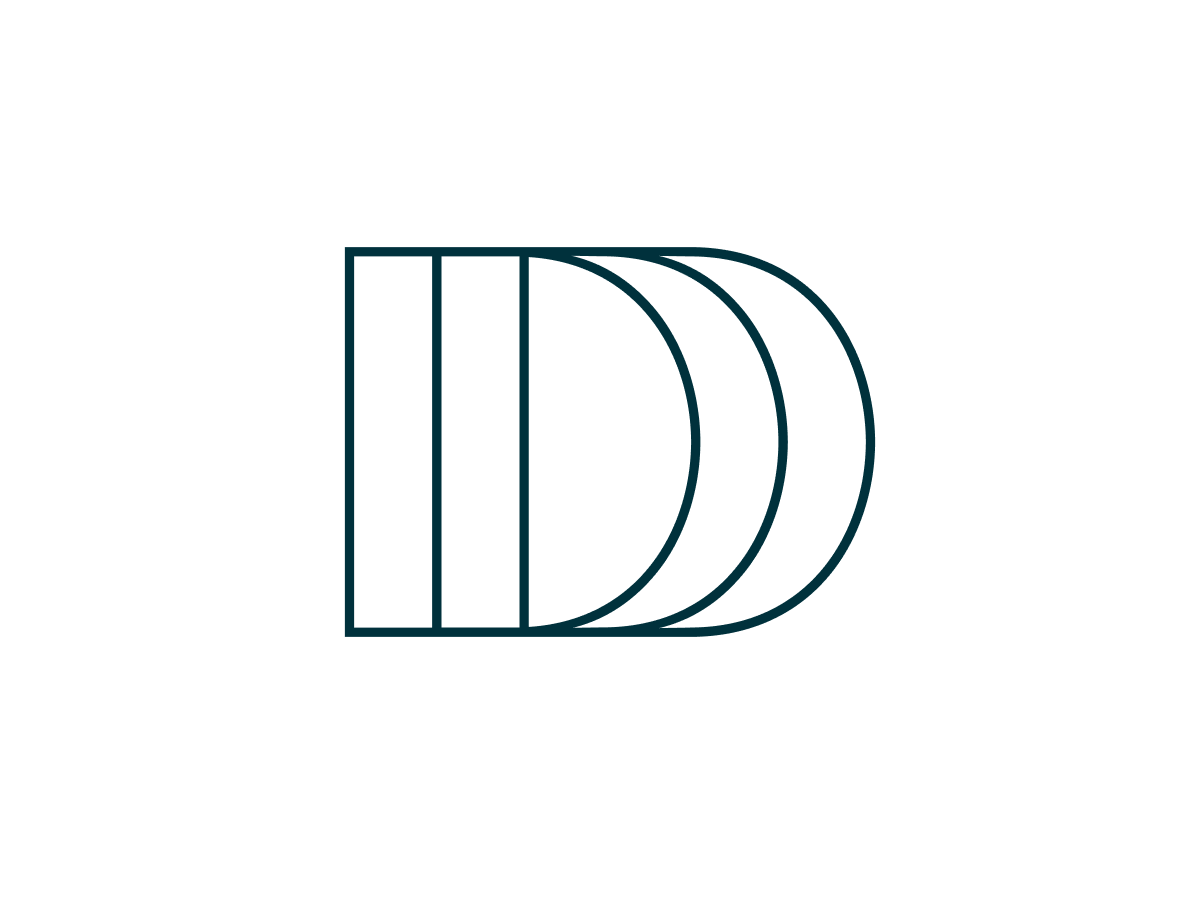 Logo Deininger: dunkelblaues D aus mehreren Konturlinien