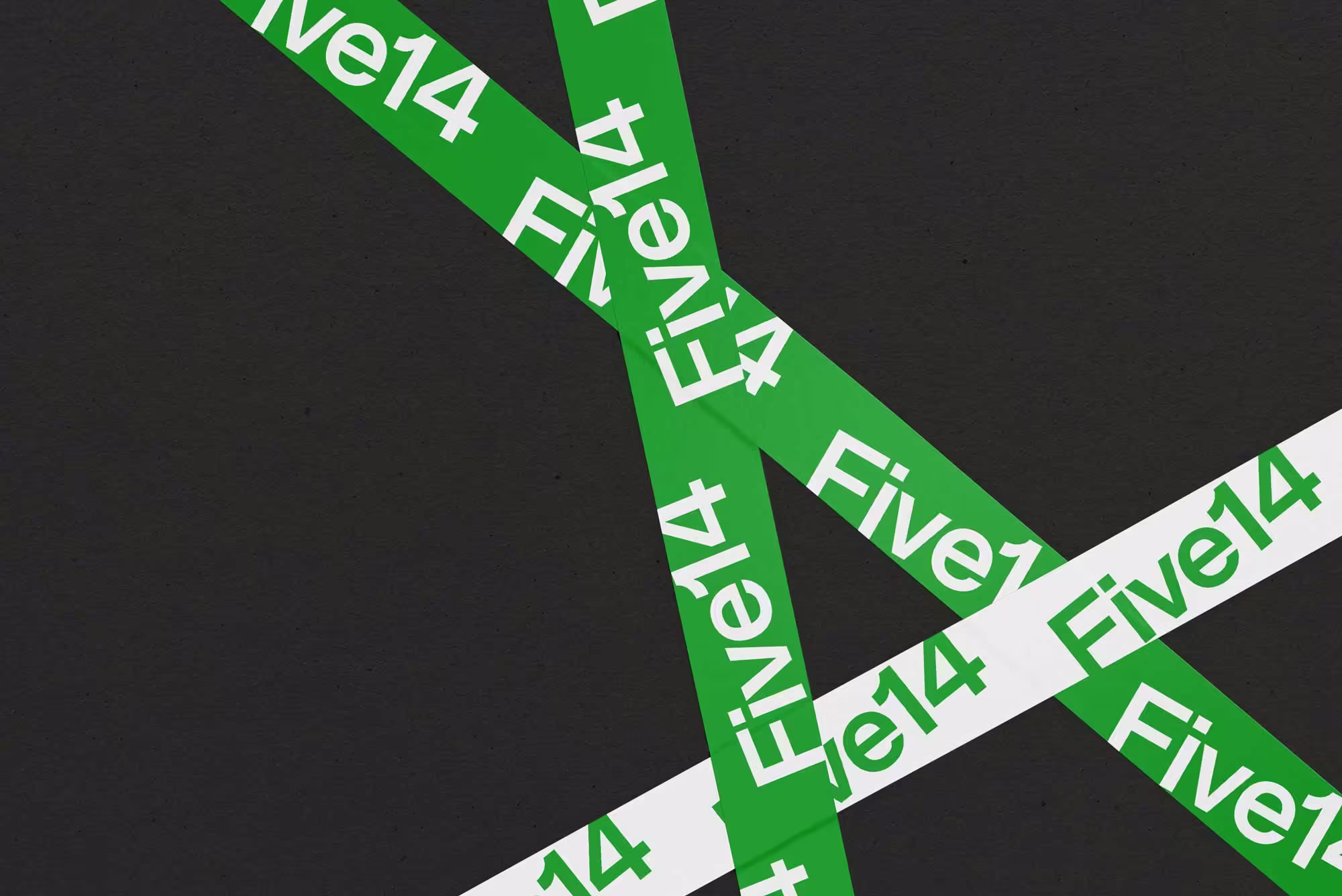 Five14: Klebeband mit Schriftzug