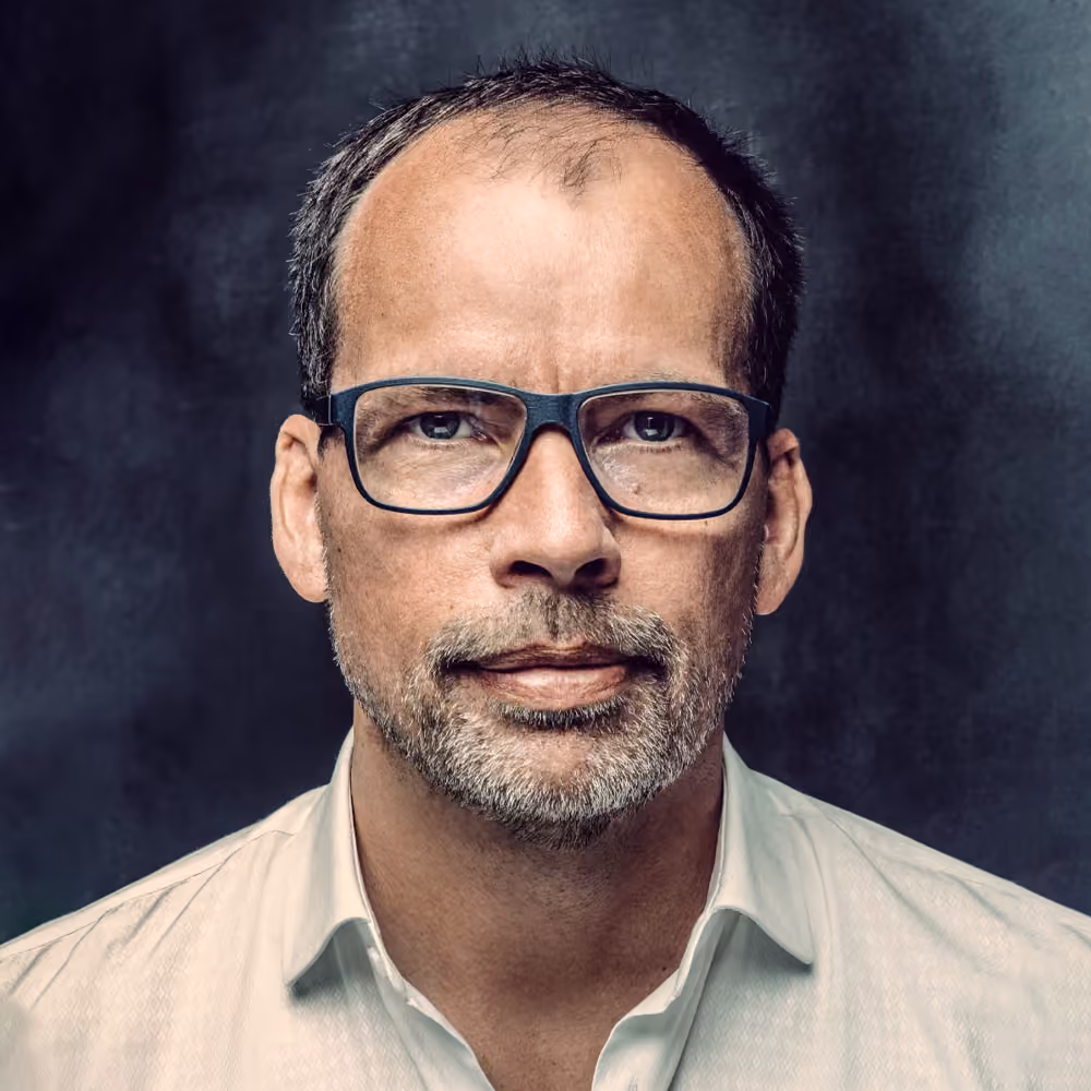 Porträt von Nick, Mann mit Brille