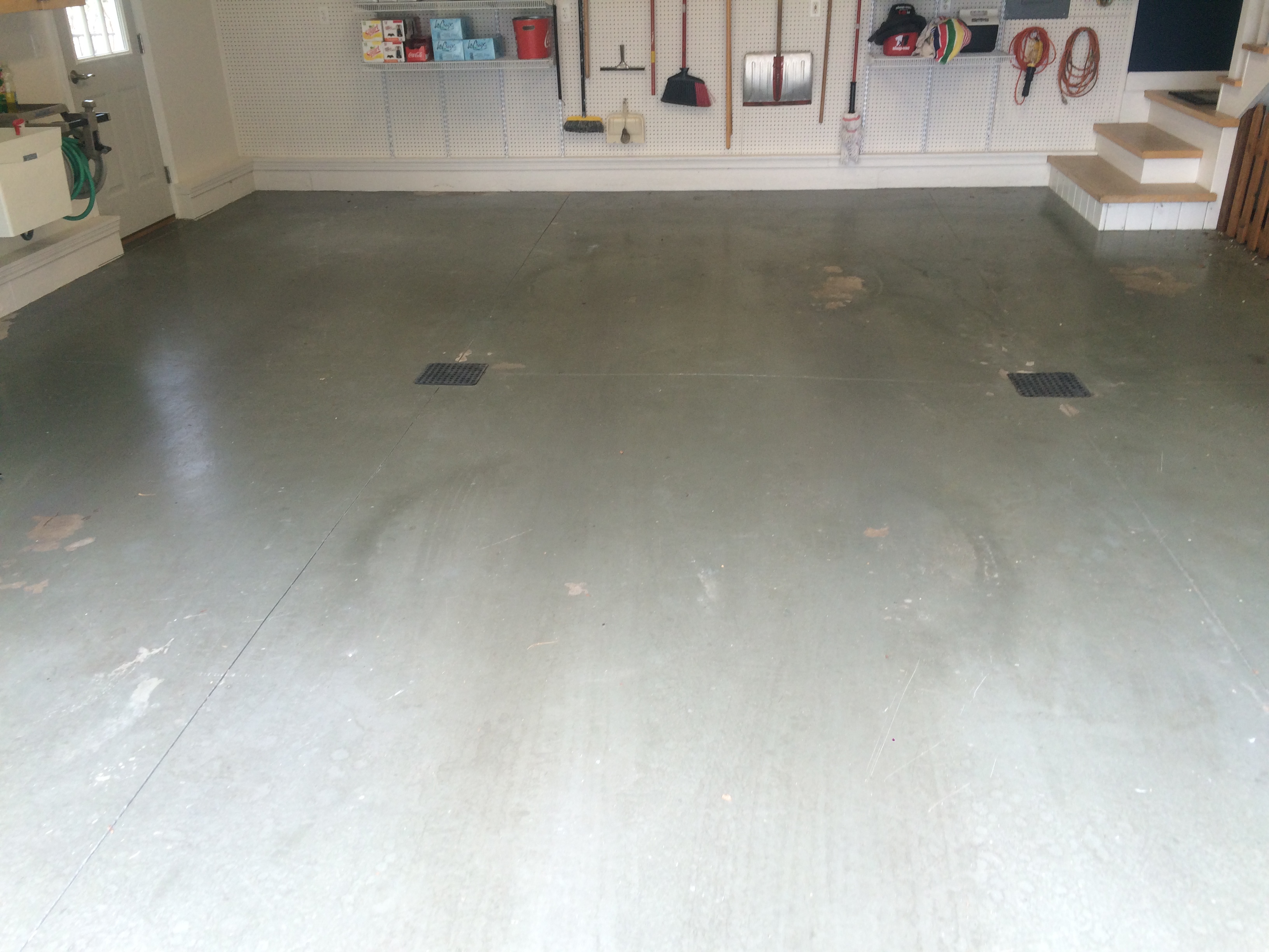 Muskegon Garage Floor Upgrades: Boost Aesthetics & Value