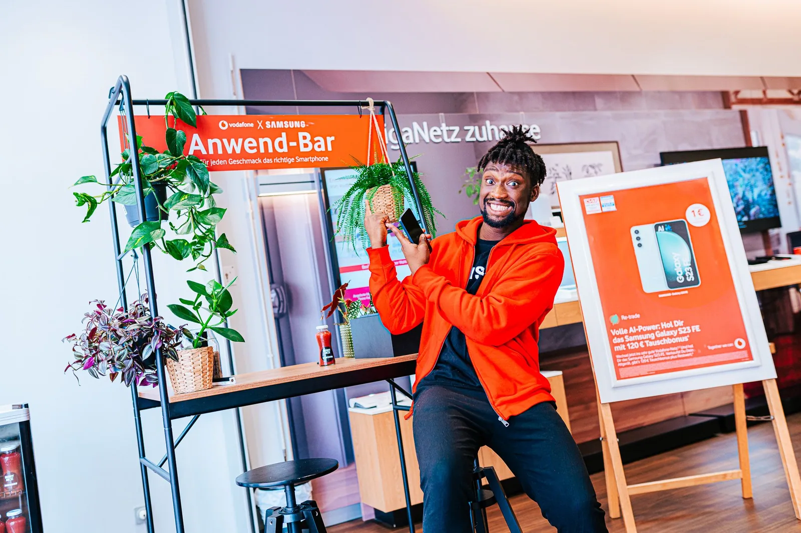 Promoter an einer Anwend-Bar auf einer Messe