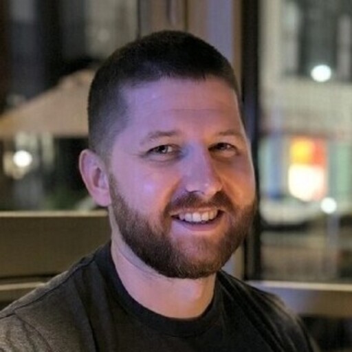 Shawn Roche headshot