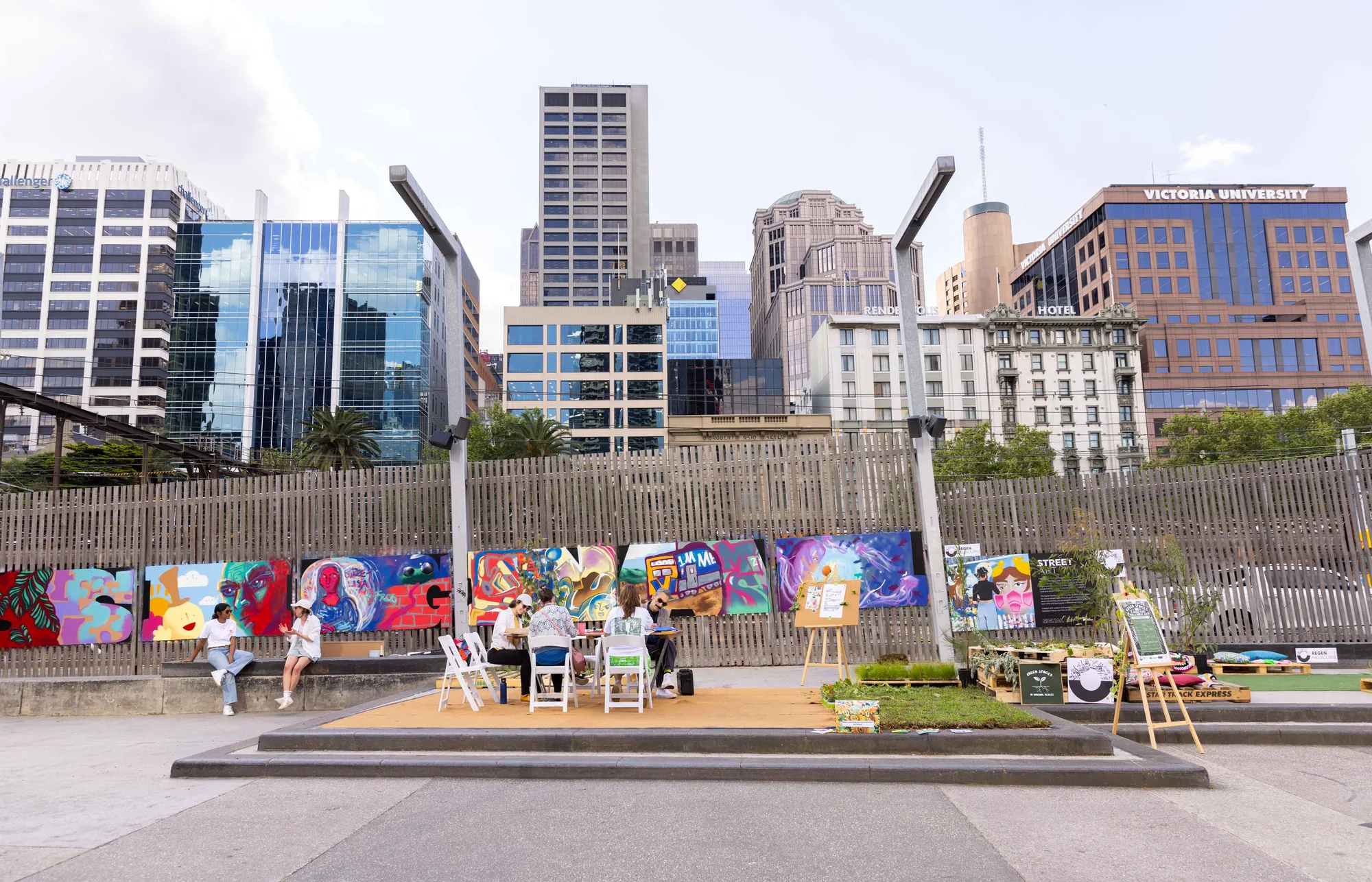 Community Networks and Urban Resilience