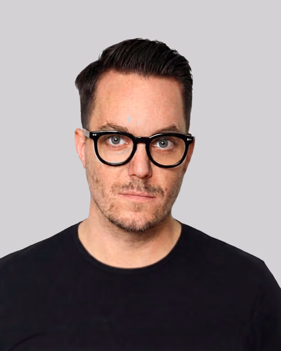 Profile photo of Charlie Lyons