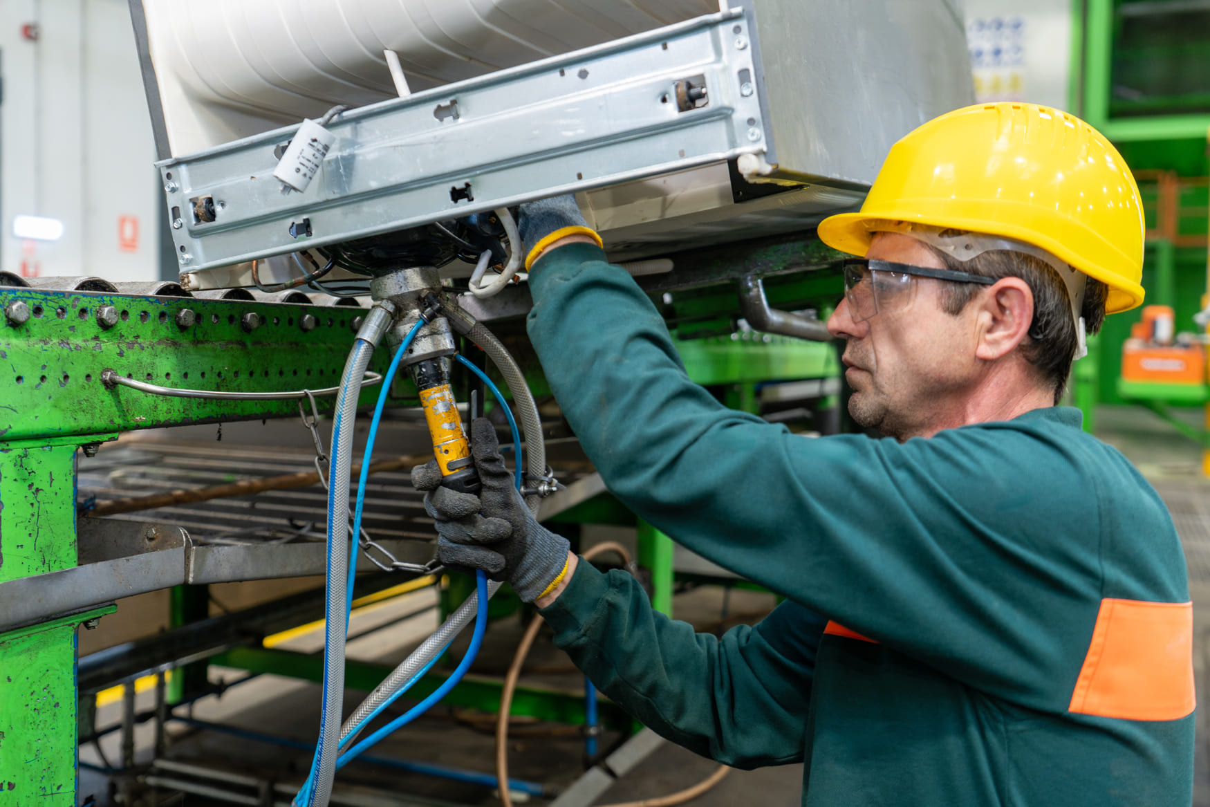Recycling plant engineering and construction by URT