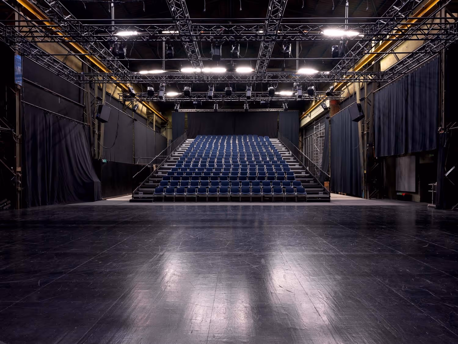 Photo d'architecture d'intérieur du Théâtre les halles à Sierre
