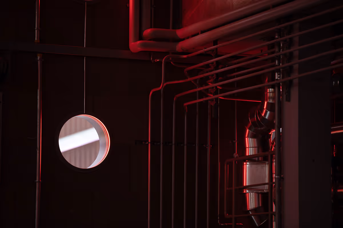 Détails architecturaux capturés en lumière naturelle