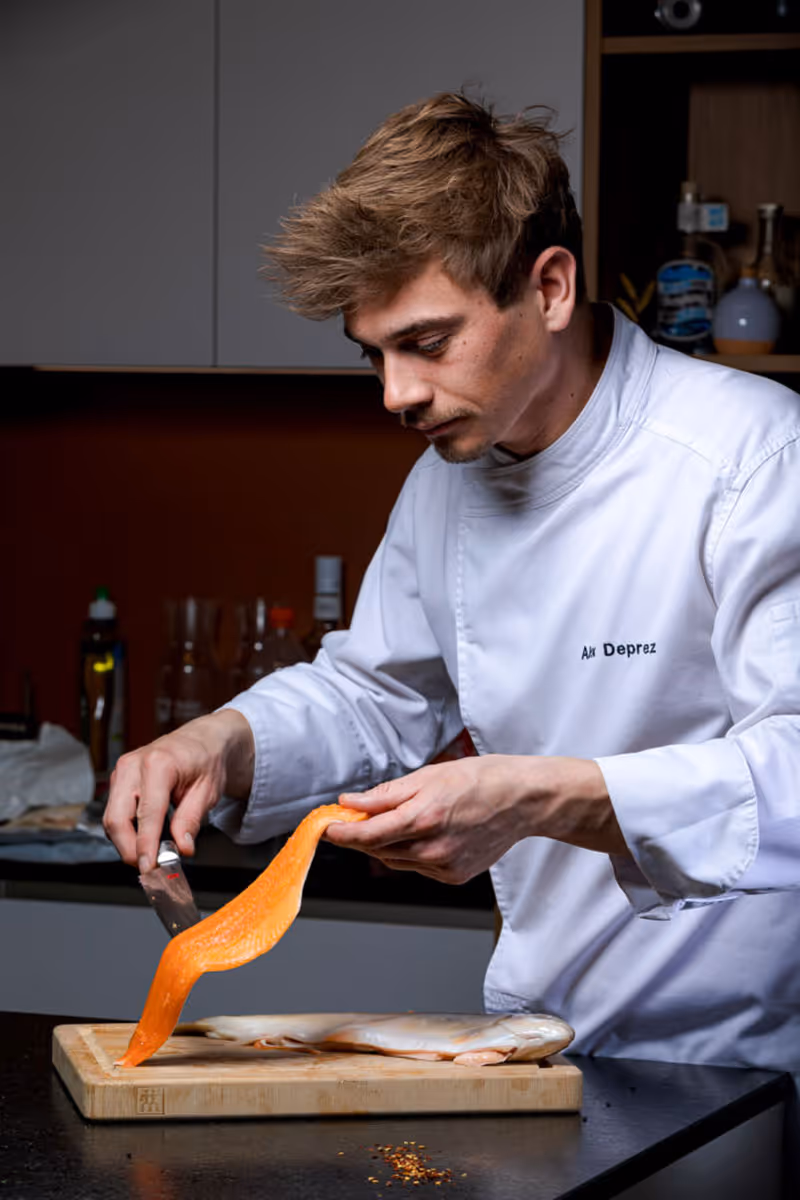 Plat gastronomique sublimé par éclairage professionnel