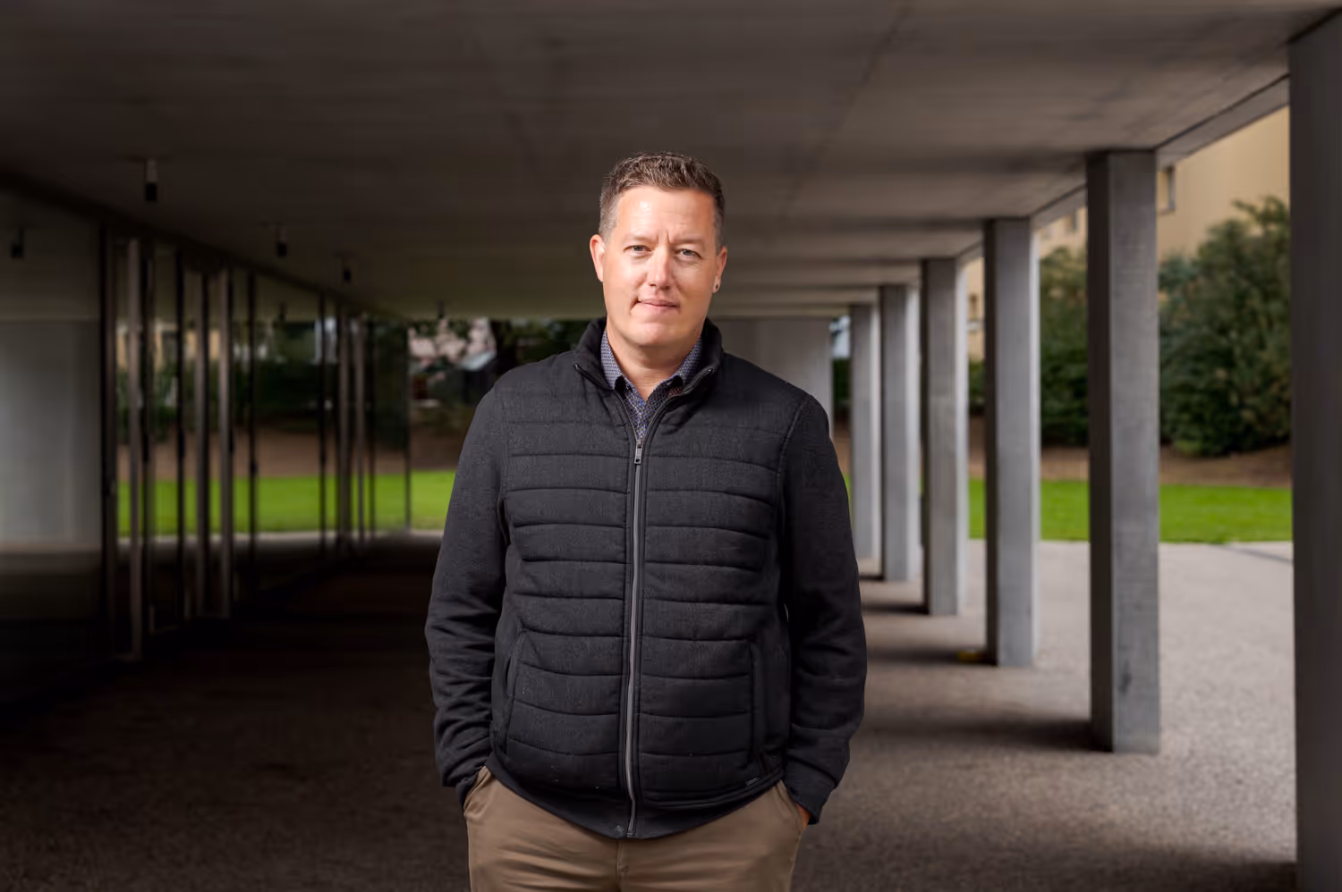 Portrait professionnel à Sion – Samuel Devantéry photographe