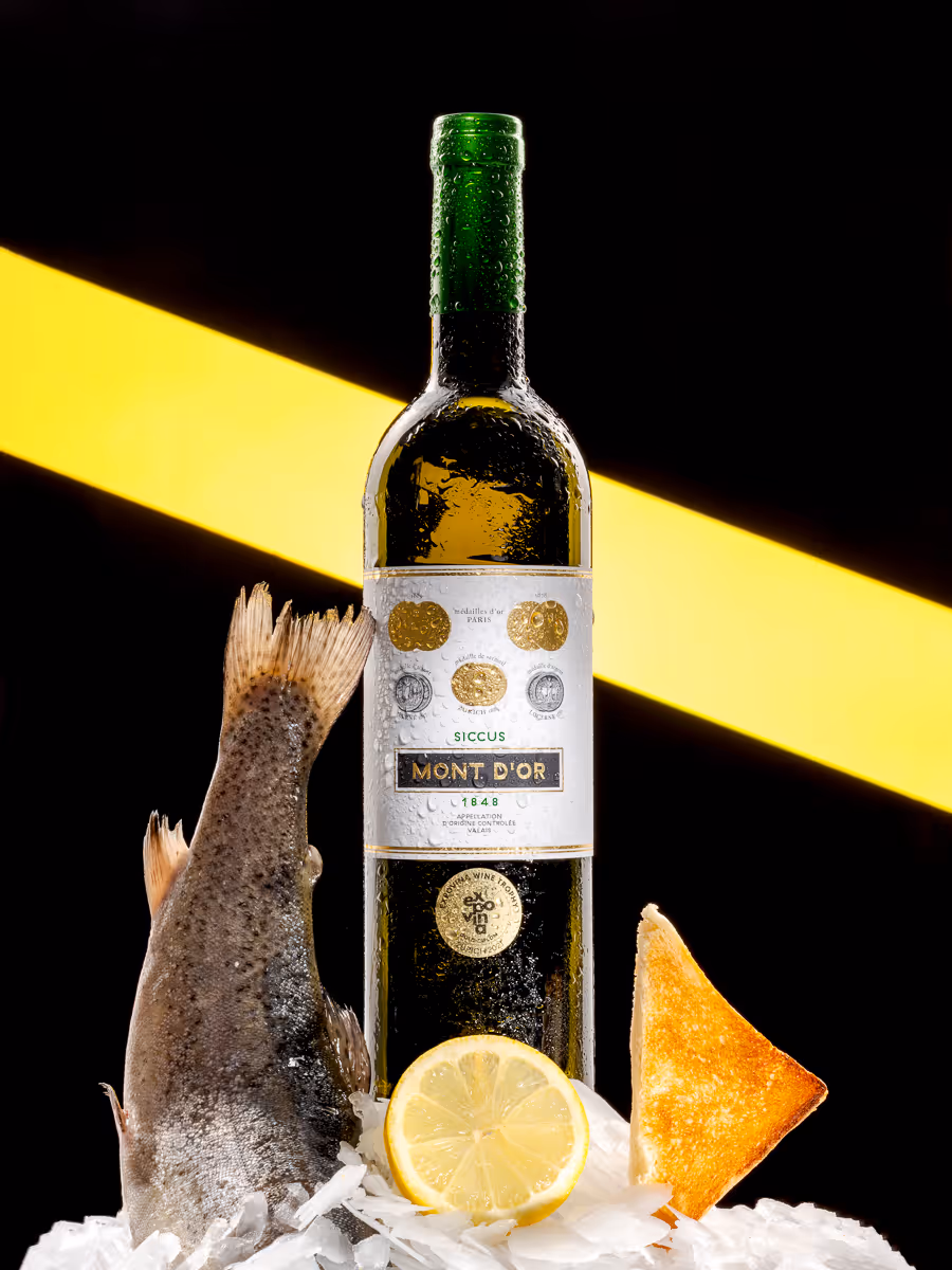 photo de bouteille de vin en studio
