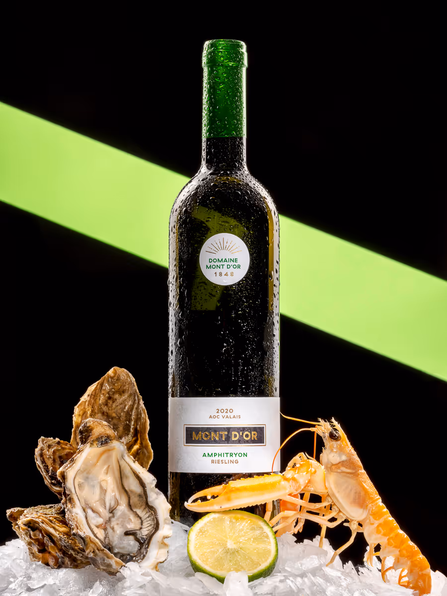 bouteille de vin mis en scène dans un studio photo en valais