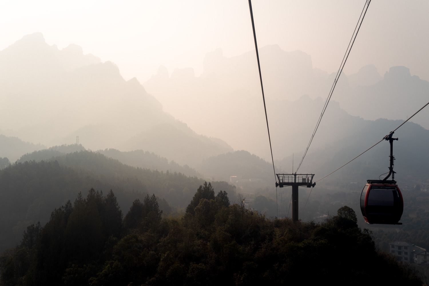 photo paysage prise depuis une télécabine pour le tianmen mountain en chine