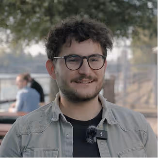 Photo of Fabian Glanz, a managing director of Definitiv Digital