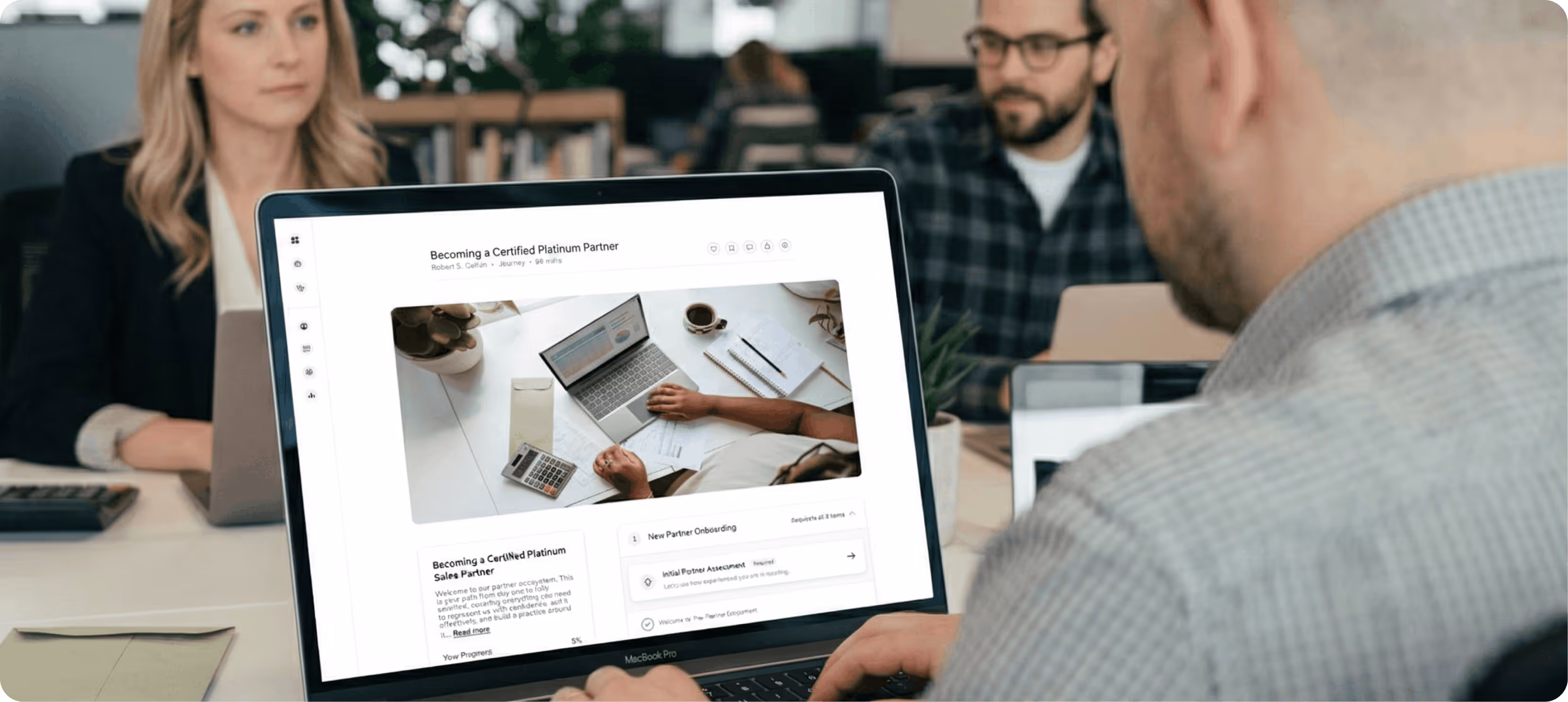 Sales partner taking course on Continu.