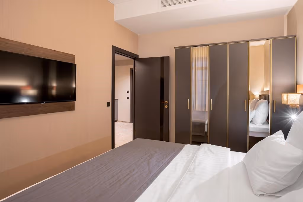 Suite with kitchenette 04