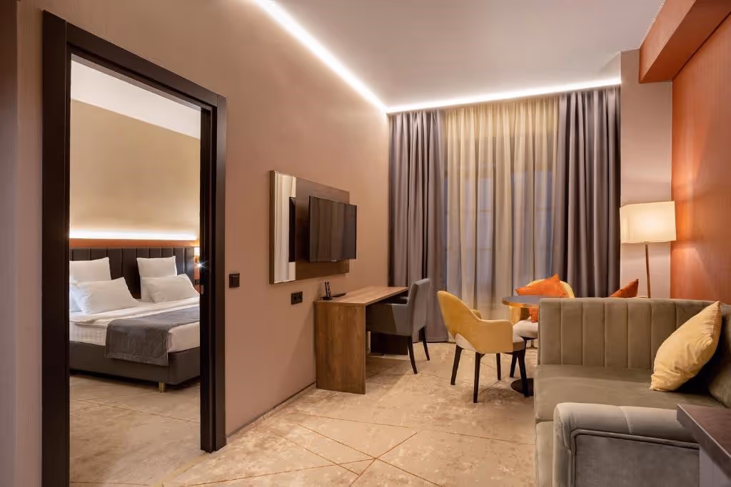 Suite with kitchenette 02