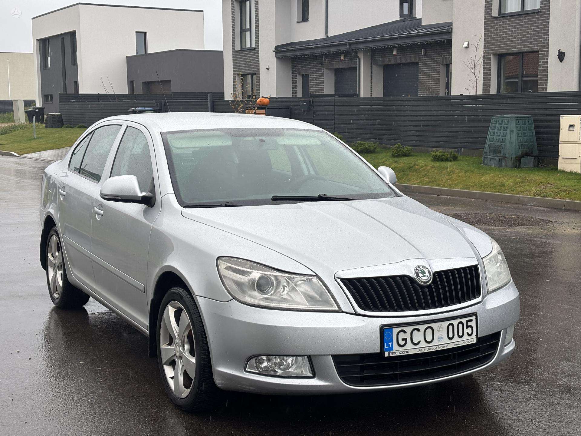 Автомобіль
