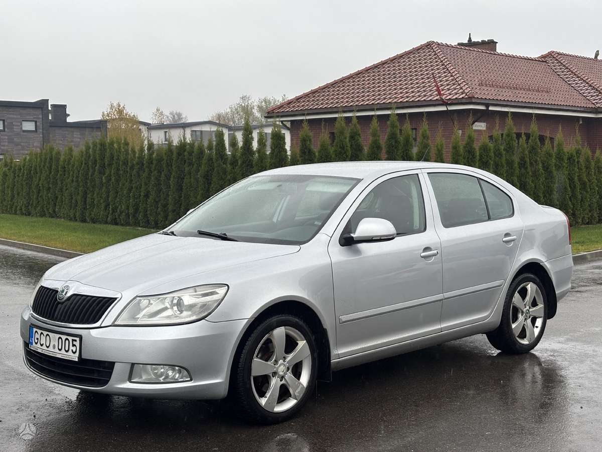 Автомобіль