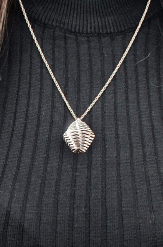 A Layrium jewel on a model