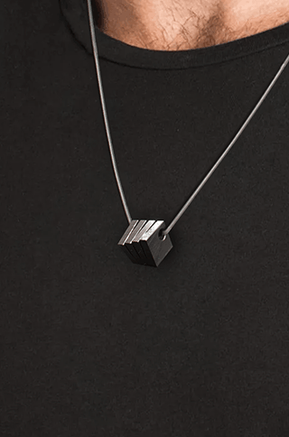 A Layrium jewel on a model